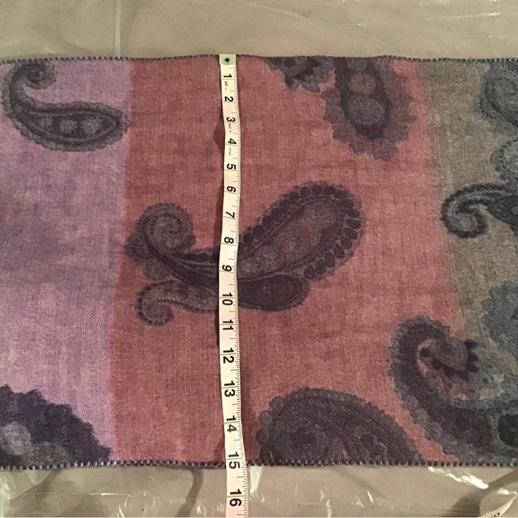 ⚜️[2/$38.00] ⚜️ V Fraas Paisley Scarf - Picture 6 of 10